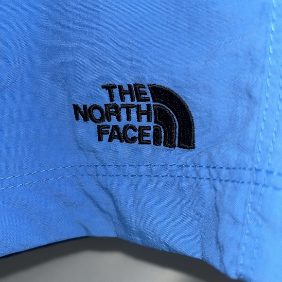 The North Face WOMEN'S belted lined shorts pockets Sz Lg in blue - Picture 6 of 11